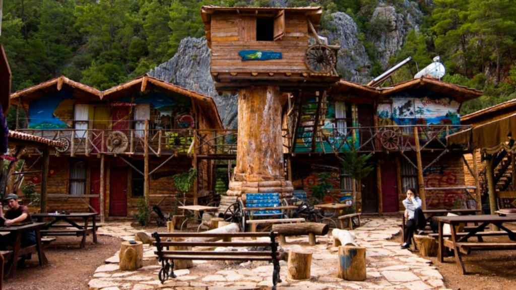 Olimpos' da Bir Tesis